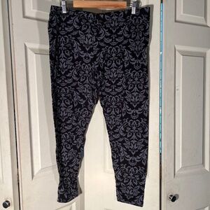 Unbranded Gray and Black Patterned Leggings Size 1X